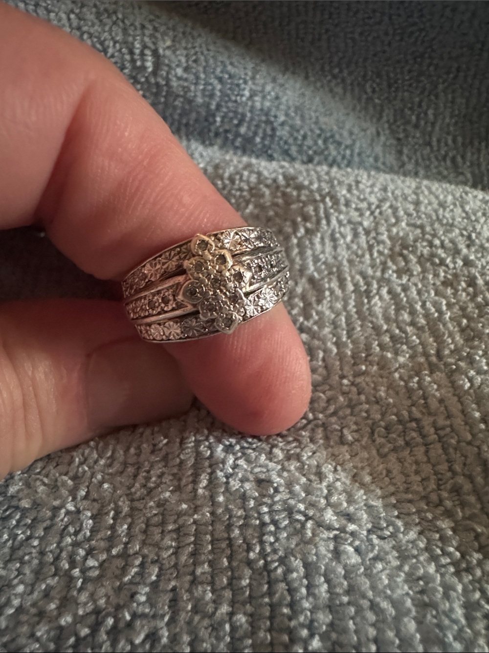 925 Silver Floral Cluster With Diamonds SZ 7